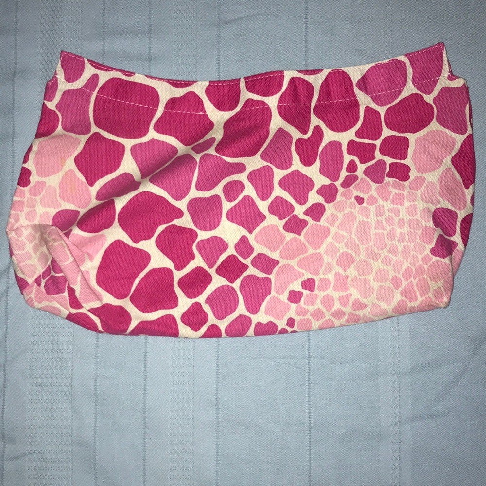 Thirty -One pink and white purse skirt cover